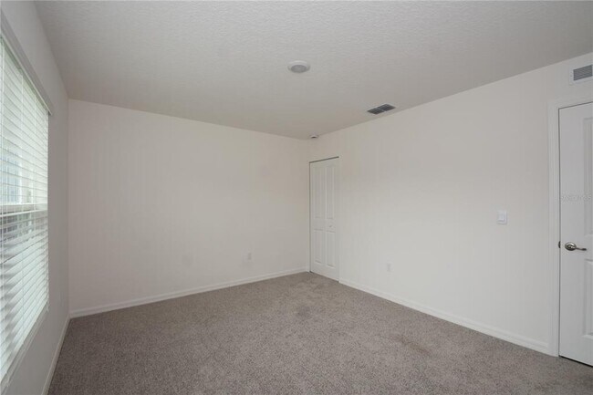 Building Photo - 5 Llestone Path