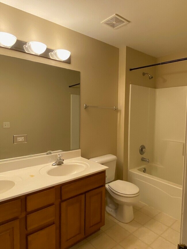 Building Photo - 364 Grape Vine Trail