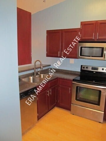 Building Photo - 905 Piedmont Pl