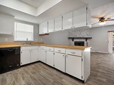 Building Photo - Beautiful Valrico Home | No Carpet + Screened Patio + Bonus Room