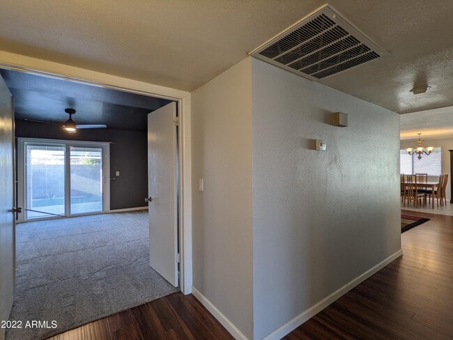 Building Photo - 10044 N 39th Ln