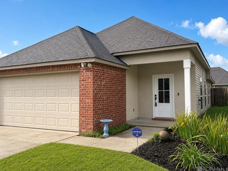 Building Photo - 15484 Oakstone Dr