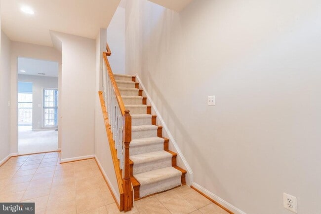 Building Photo - 21927 Windy Oaks Square