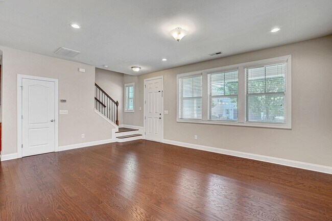 Building Photo - AVAILABLE JULY 1-BUNGALOW STYLE HOME IN MORRISVILLE