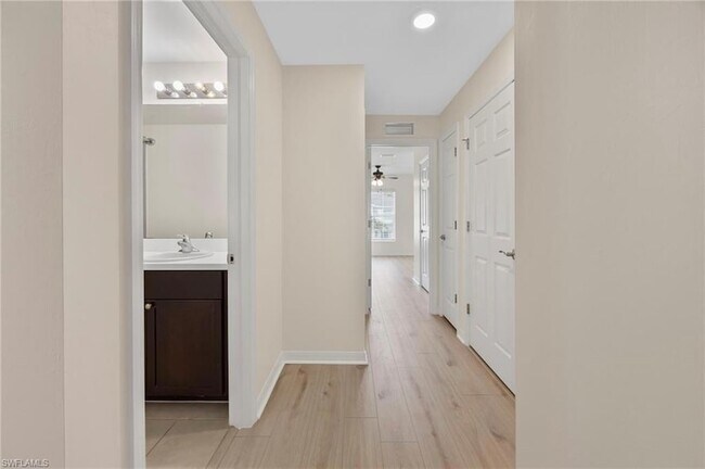 Building Photo - 15484 Wildflower Cir