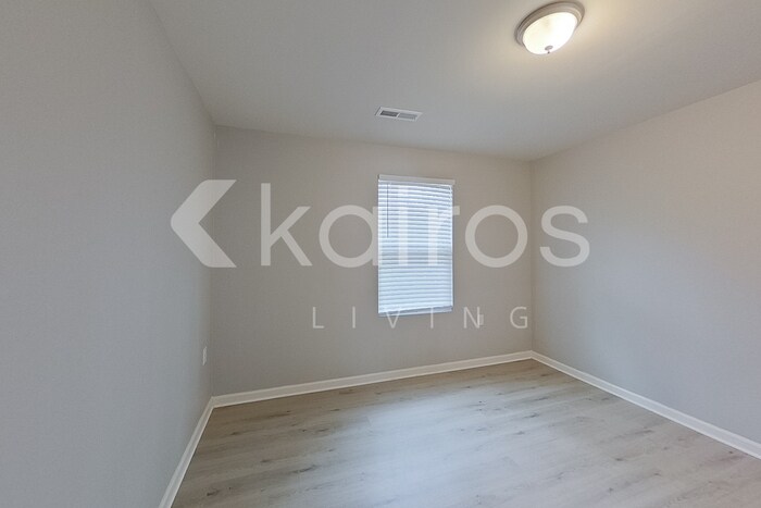 Building Photo - 2595 Provence Dr SE