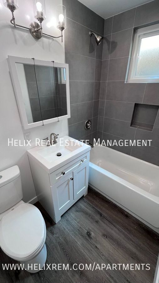 Building Photo - 1138 E Elk Ave