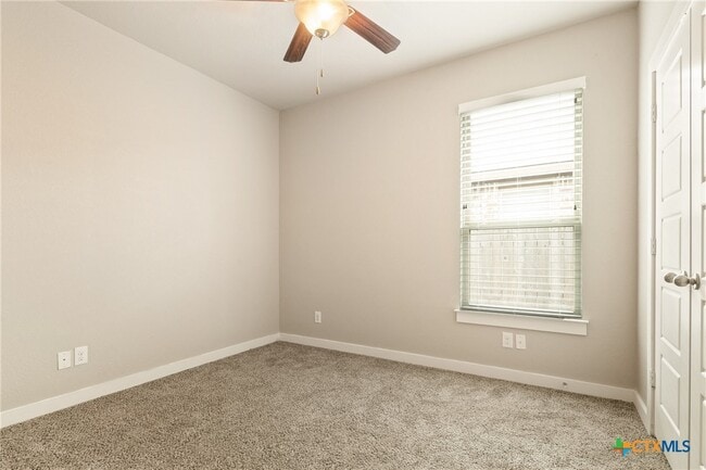 Building Photo - 541 Creekside Frst