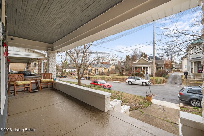 Building Photo - 1840 Sherwood Ave