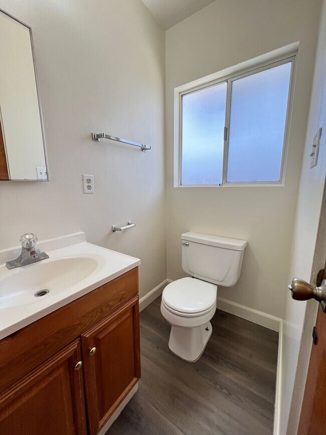 Building Photo - LEB