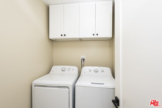 Building Photo - 14843 Morrison St