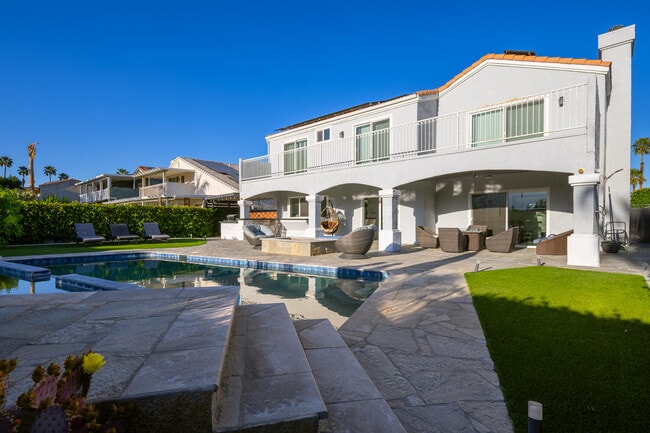 Building Photo - 41215 Carlotta Dr