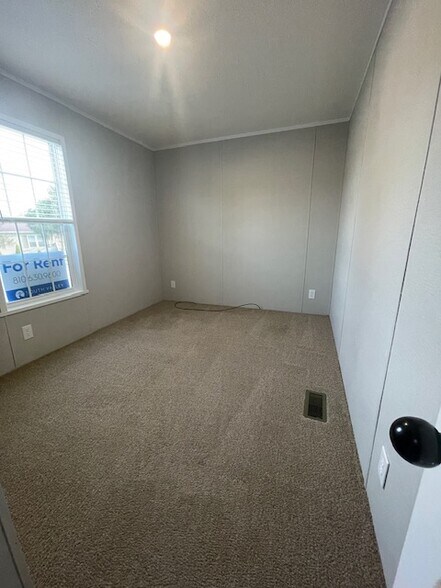 Building Photo - 22 Bellwood Dr