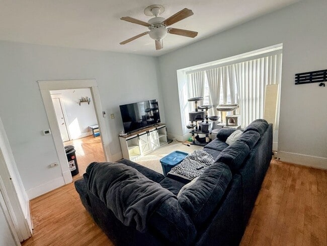 Building Photo - A Sweet Spot in La Crosse – 2 Bedrooms Await