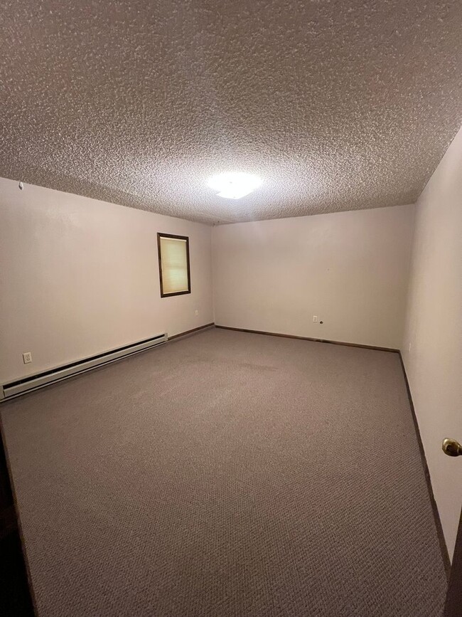 Building Photo - Humbolt Lp condos