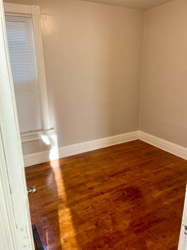 Building Photo - 2182 S Muskego Ave