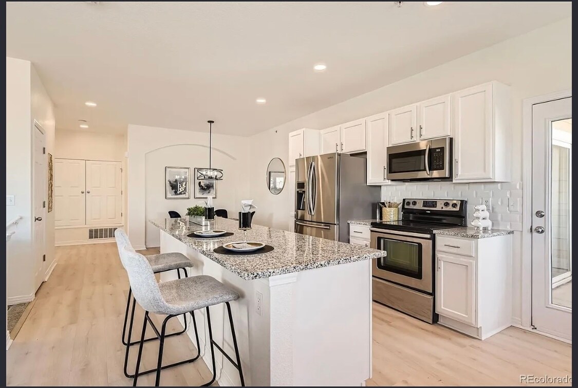 Building Photo - 9557 Pearl Cir