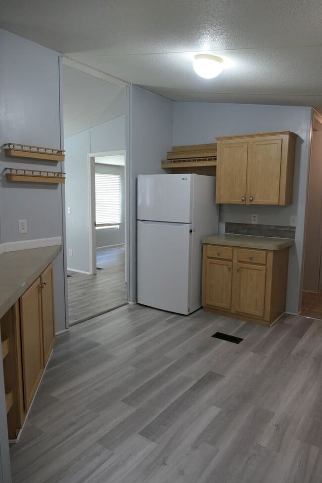 Building Photo - Updated 3/2 Double Mobile Home in Crawford...