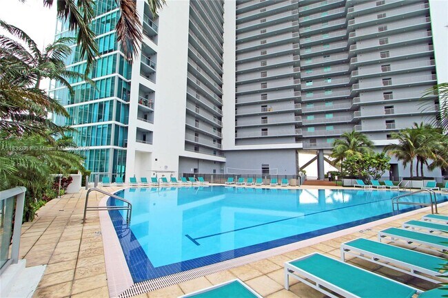 Building Photo - 888 Biscayne Blvd