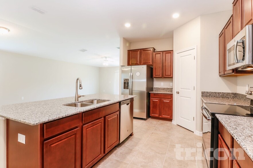 Building Photo - 1724 Broad Winged Hawk Dr