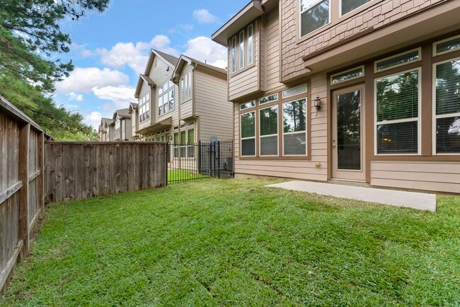 Building Photo - 31 Aventura Pl