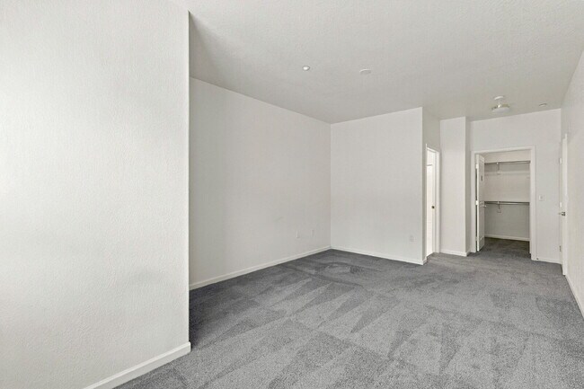 Building Photo - 9557 W San Juan Cir
