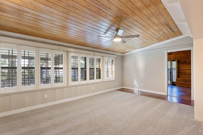 Building Photo - New Rental!