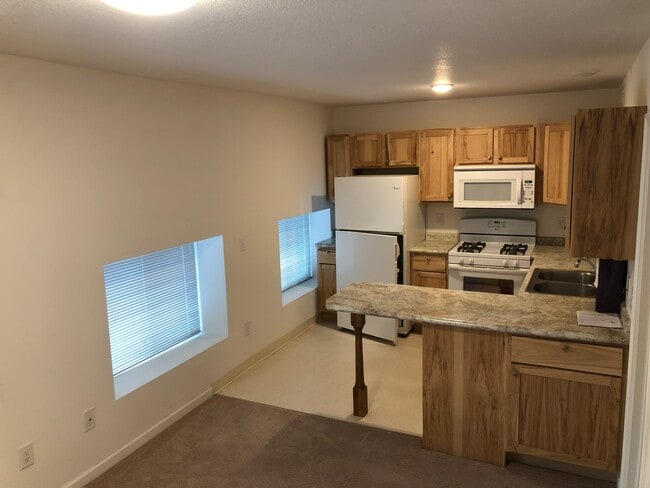 Building Photo - Courthouse View Apartments