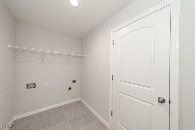 Building Photo - 2122 NW 9th Ave