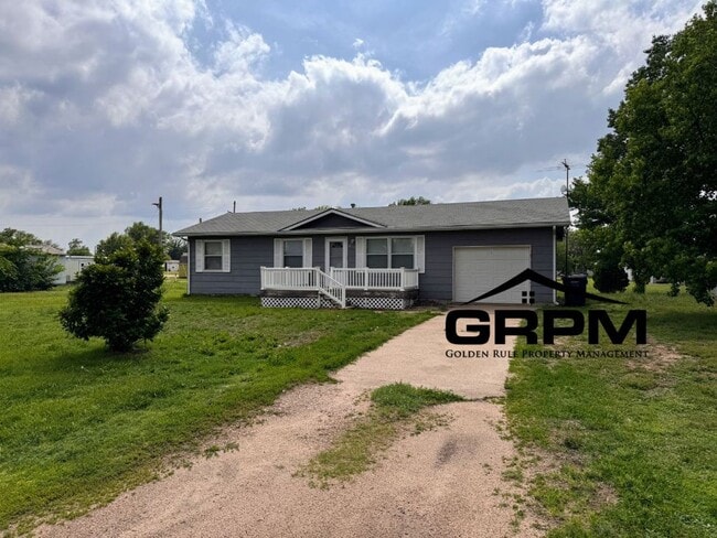 Primary Photo - 3 bed 1 bath, Small Town Living!