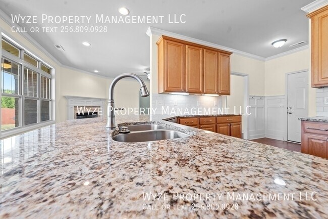 Building Photo - 410 Creekwater Cir