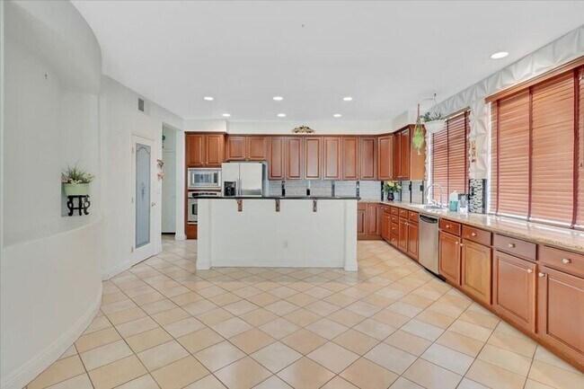 Building Photo - 208 Otter Glen Ct