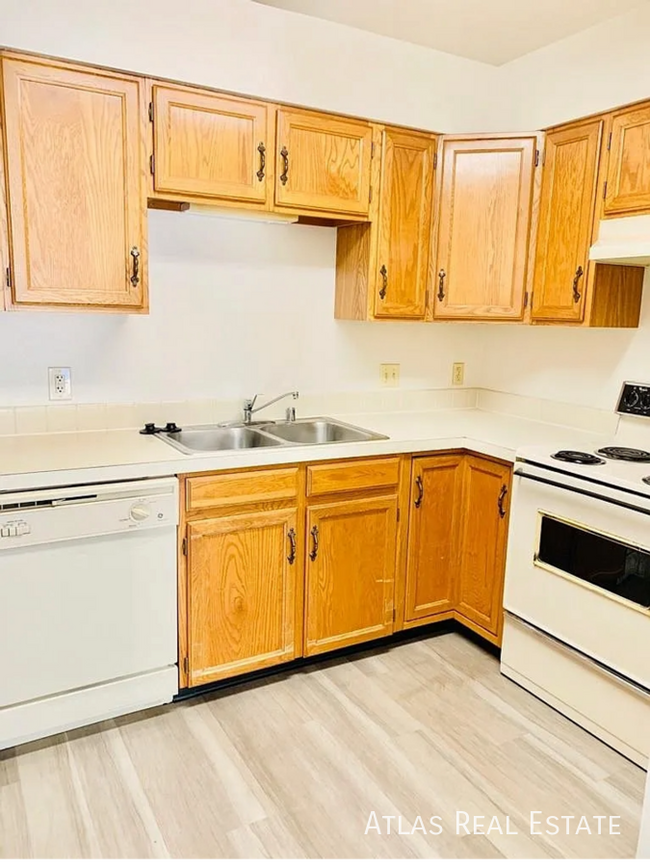 Building Photo - 2172 35th Ave Ct