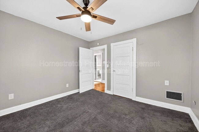 Building Photo - 2424 Oakland Ave