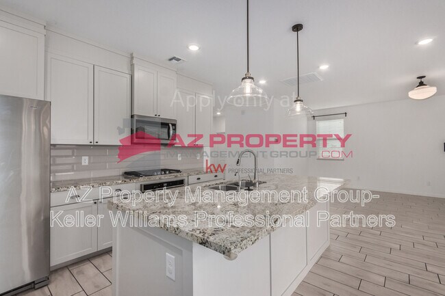 Building Photo - 14031 W Pershing St