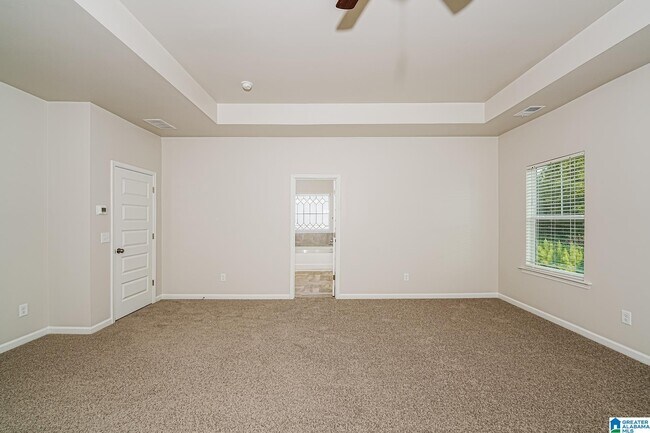 Building Photo - 120 Fallen Oaks Ln