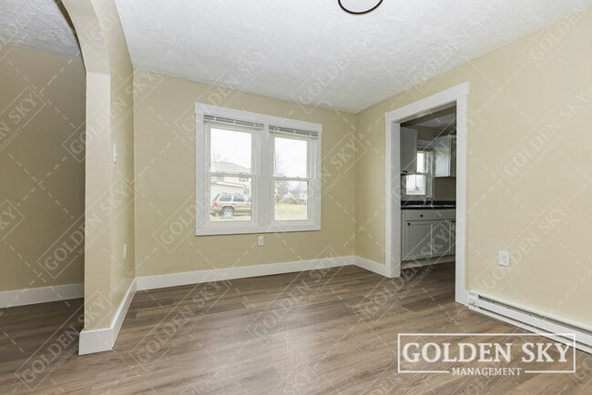 Building Photo - 1421 W 14th St