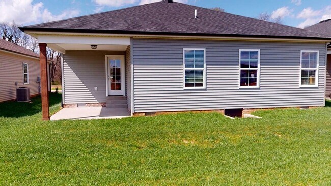 Building Photo - For Lease Beautiful 3 Bedroom, 2 Bath Home in Spring Lakes Subdivision.