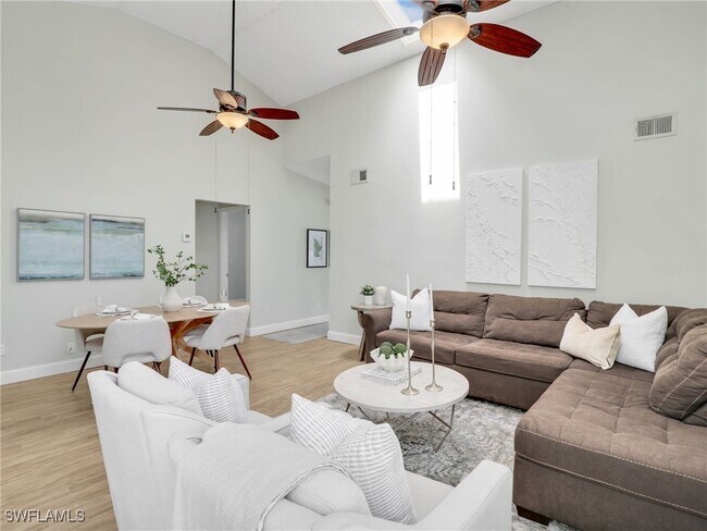 Building Photo - 1492 La Petite Ln