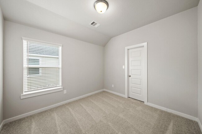 Building Photo - 18227 Windy Knl Wy