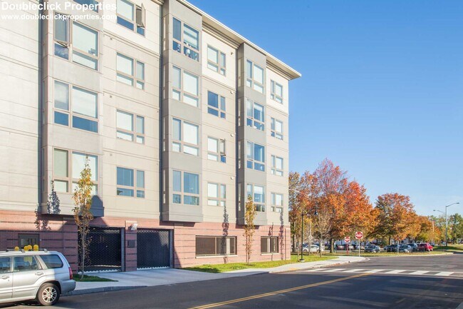 Building Photo - 180 Eastern Ave