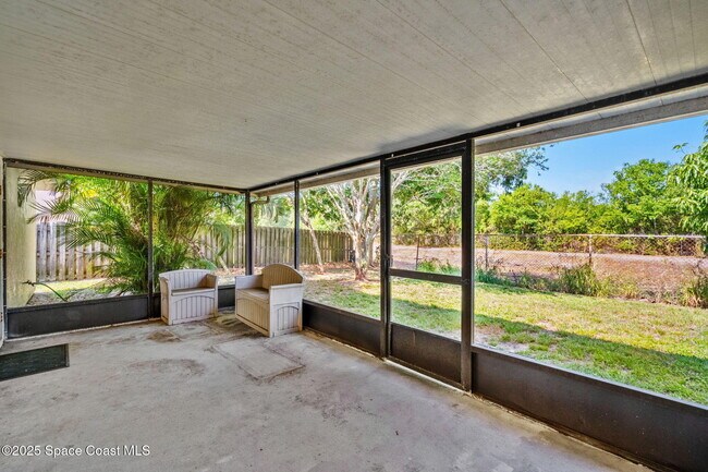 Building Photo - 3390 Floral Palm Blvd