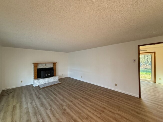 Building Photo - Santa Clara Gem