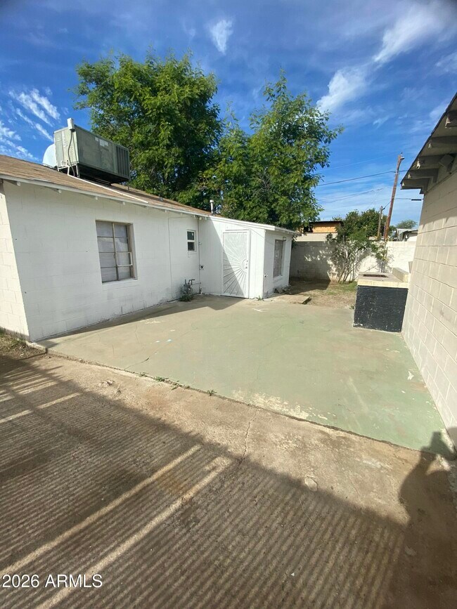 Building Photo - 6547 N 59th Dr