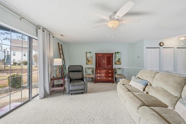 Building Photo - 4363 Spa Dr