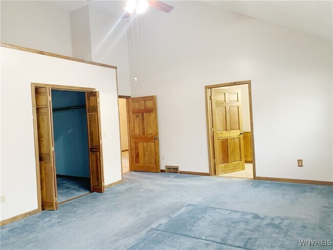Building Photo - 318 Ivyhurst Rd N