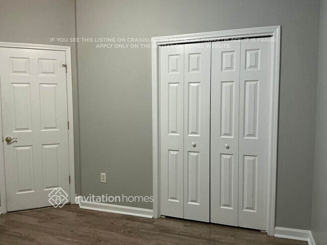 Building Photo - 3826 Westridge Dr