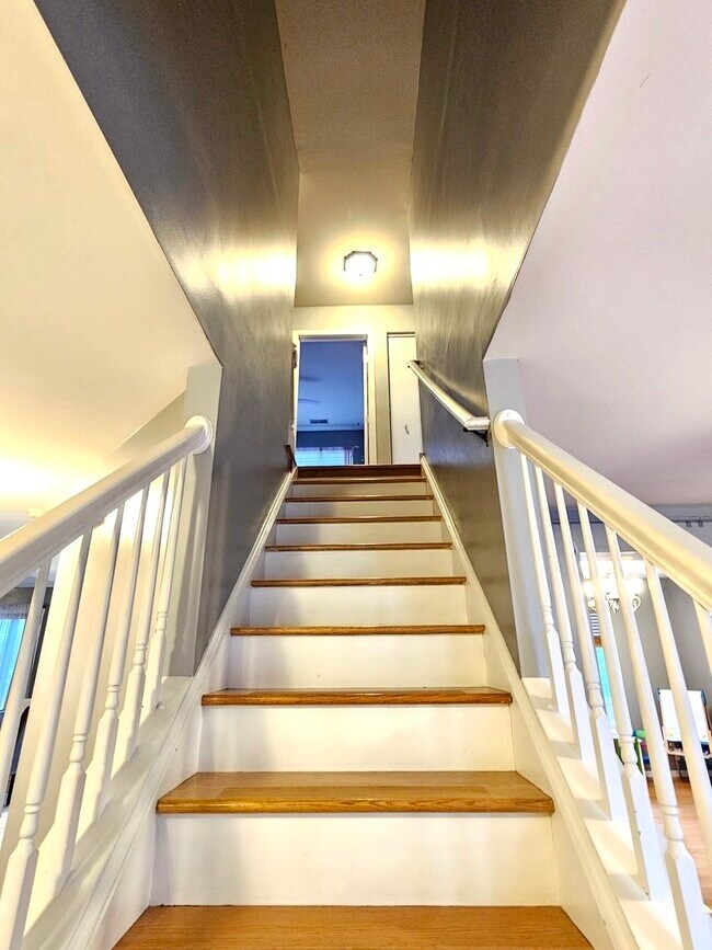 Building Photo - 579 Scott Ln