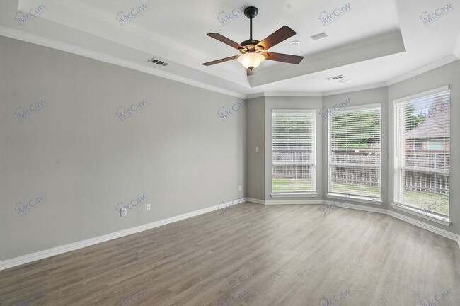 Building Photo - 1210 Surrey Ln