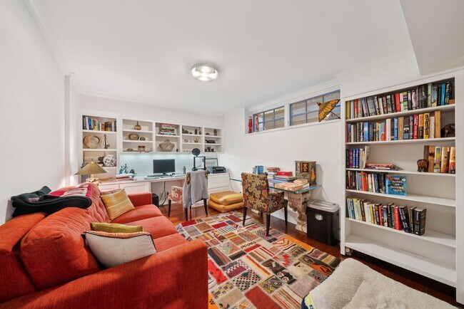 Building Photo - Beautifully Appointed 7-Bedroom Home with Lush Garden Setting in Palo Alto